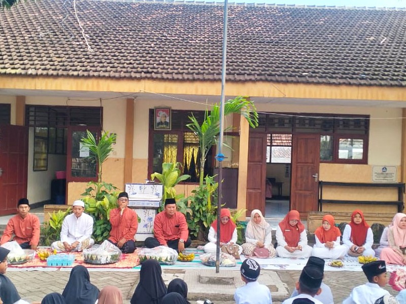 SD Negeri 1 Lamongan Gelar Dies Natalis dan Doa Bersama untuk Kelancaran Ujian dan Proses Belajar